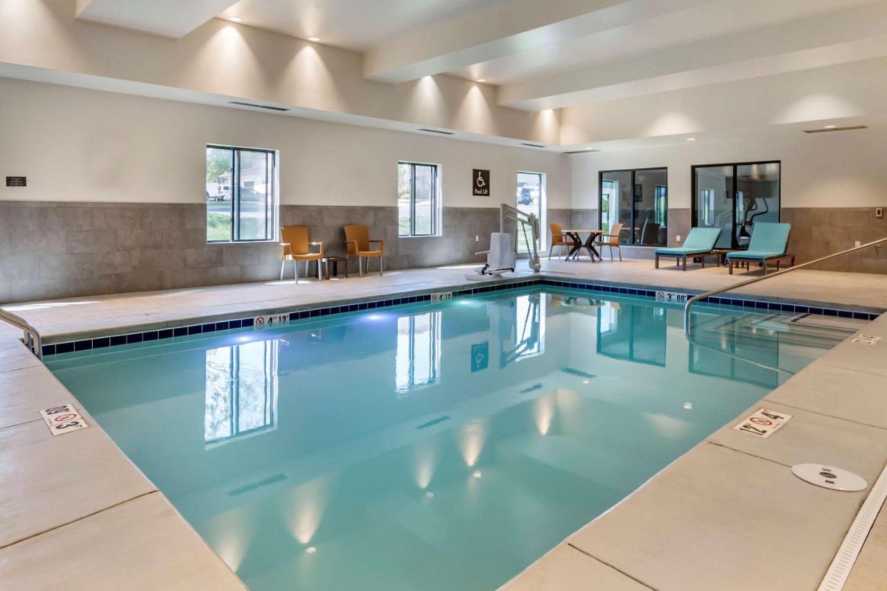 Comfort Suites Grandview - Kansas City Buitenkant foto
